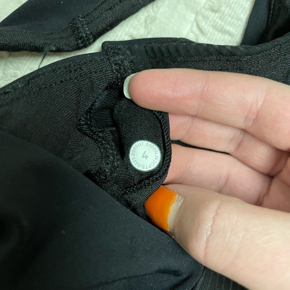 NWOT lululemon sports bra - Picture 3 of 3